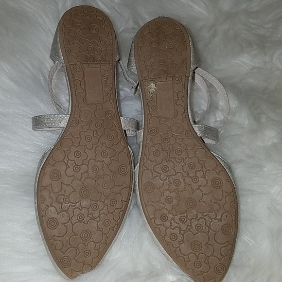 Shoes - Picture 2 of 5